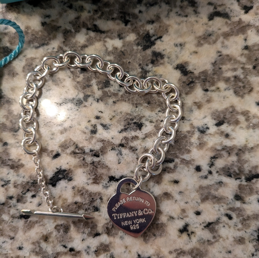 Tiffany & Co. Silver Heart Charm Bracelet - Picture 5 of 8